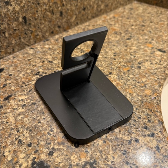 Apple Watch Stand - Picture 2 of 2